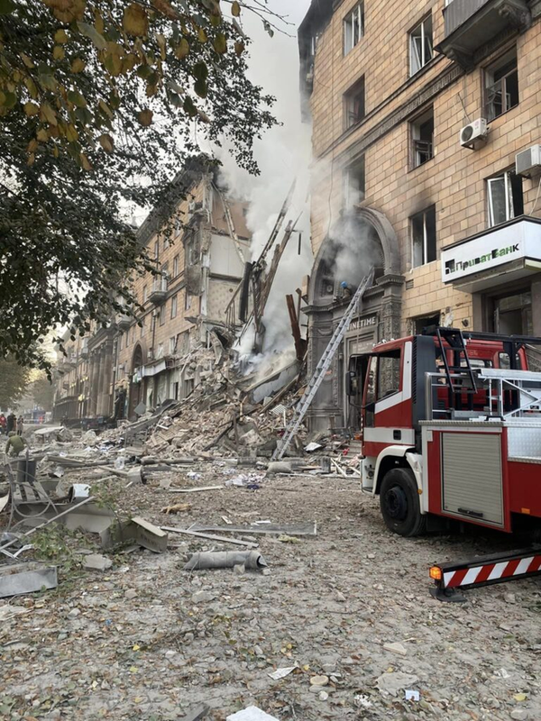 4E98C862-3B6B-4C00-96B6-3EF3EB37D0A2