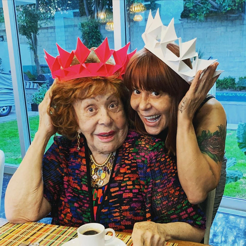 Alejandra Guzmán visita a Silvia Pinal y da detalles de su salud