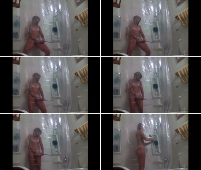 horny-girl-masturbating-spy-cam-3.jpg