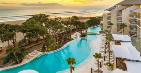 How To Stay at Hotels For Free with Influencer Marketing