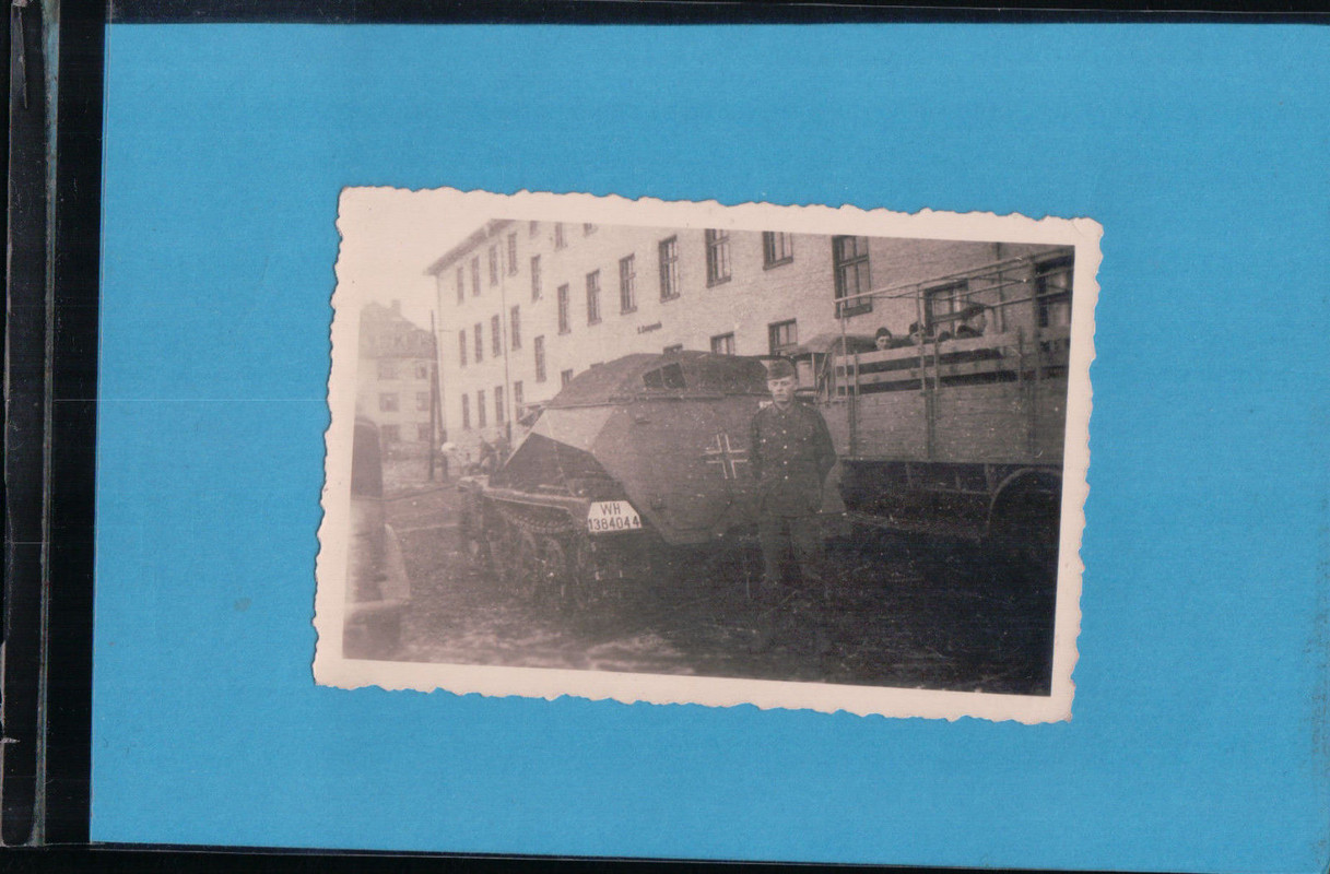 Foto 2cm Flak auf Schützenpanzerwagen Sd. Kfz. 2