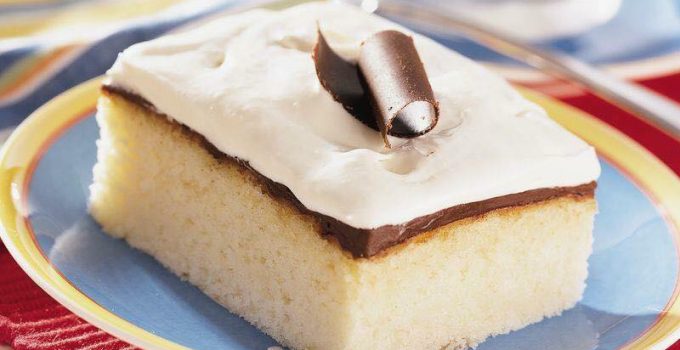 Rührkuchen mit Vanillepudding und Sahnecreme Rührkuchen mit Vanillepudding und Sahnecreme