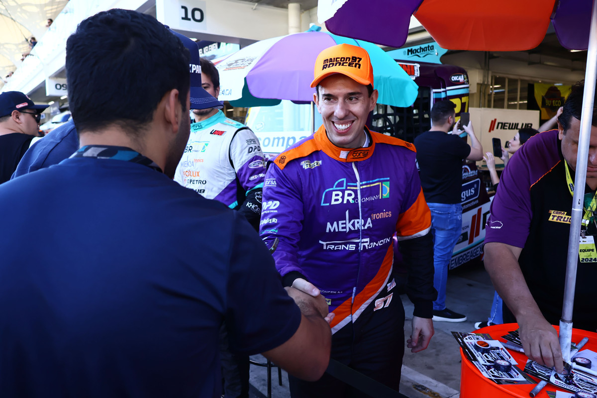 Visitação nos Boxes - IMG-2885