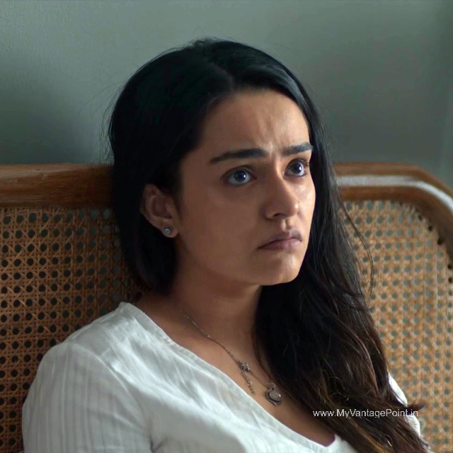sexy-apoorva-arora-in-family-aaj-kal-2024
