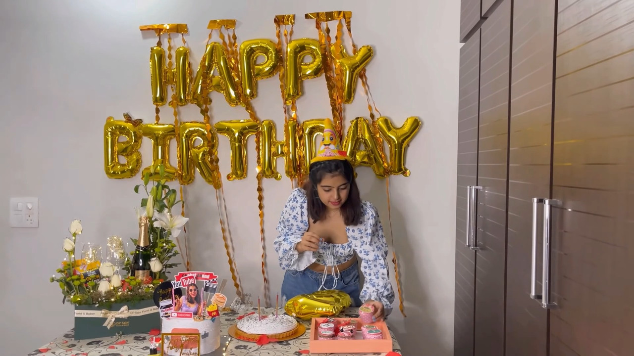 Cute Sexy Girl hot Navel and boobs in blue crop top and jeans mp4 snapshot 00 31 210