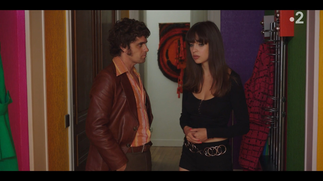 2022-05-13_21_10_Fr2_Les-petits-meurtres-d-Agatha-Christie-70-s_3x2_La-chambre-noire.mp4_snapshot_16