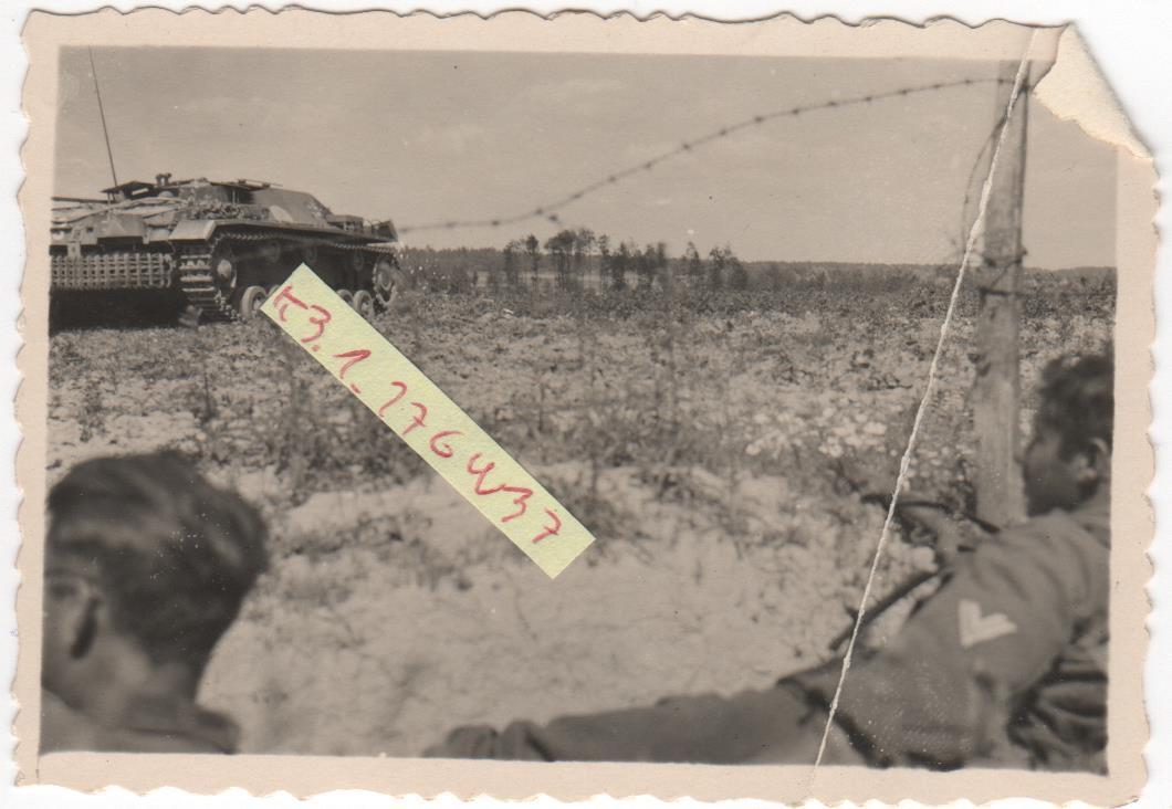 Sturmgeschütz und Infanterie im Einsatz Stalinli