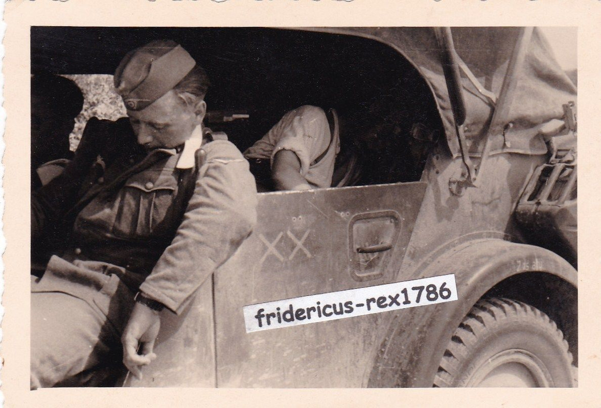 Foto WH Sd.Kfz. Kübelwagen der 6. Panzer Div. mi