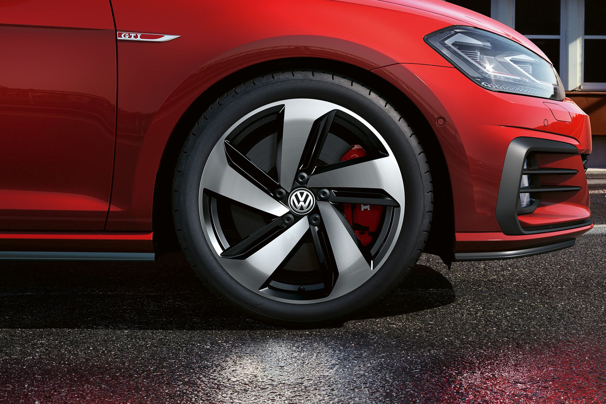 A2996A70-A024-47E7-BB8C-5ED3F0824EFA