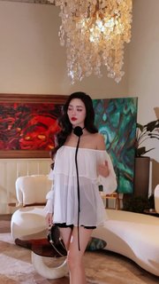 DH1660-Áo nữ Masara trễ vai chất vải voan Hàn thoáng mềm màu trắng kèm chocker hoa đen