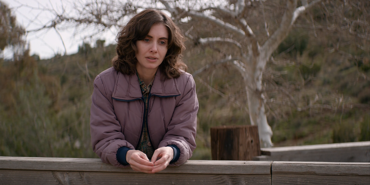 GLOW.S03E08.Keep.Ridin'.1080p.10bit.NF.WEBRip.DDP5.1.HEVC-Vyndros.mkv_snapshot_15.07_[2020.10.29_03.