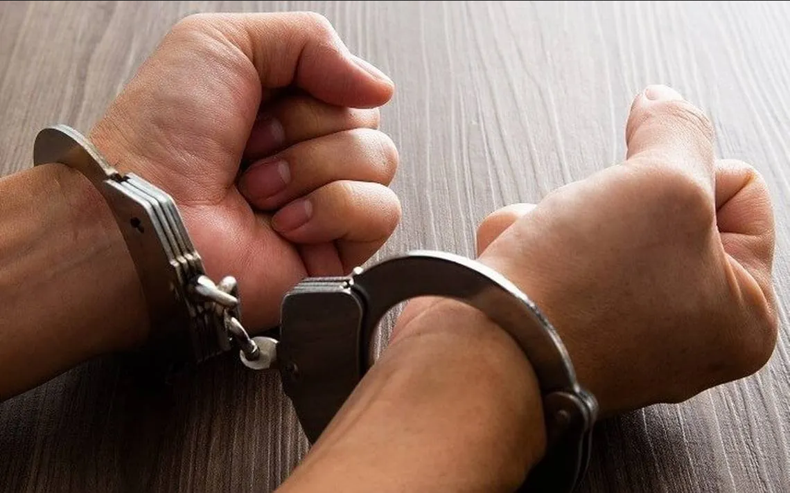 Dictan prisión preventiva al depredador de Grindr ¿Cuál es su delito?