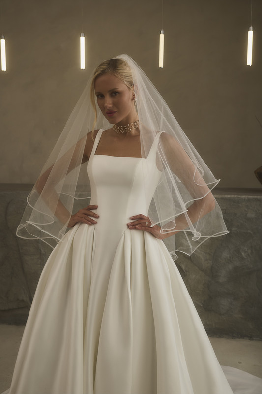 Mariam Matching Bridal Veil Style 2635V Front View