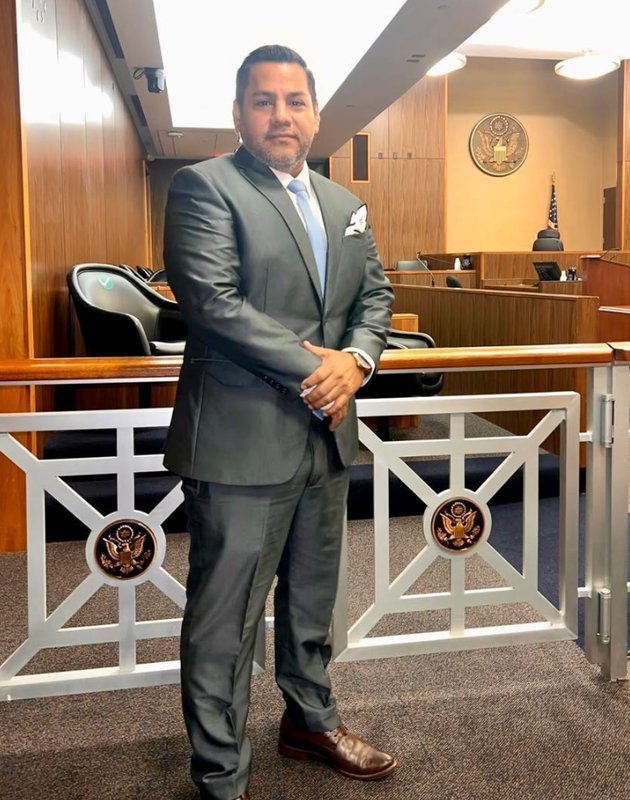 Ab. Marcos Solís (3)