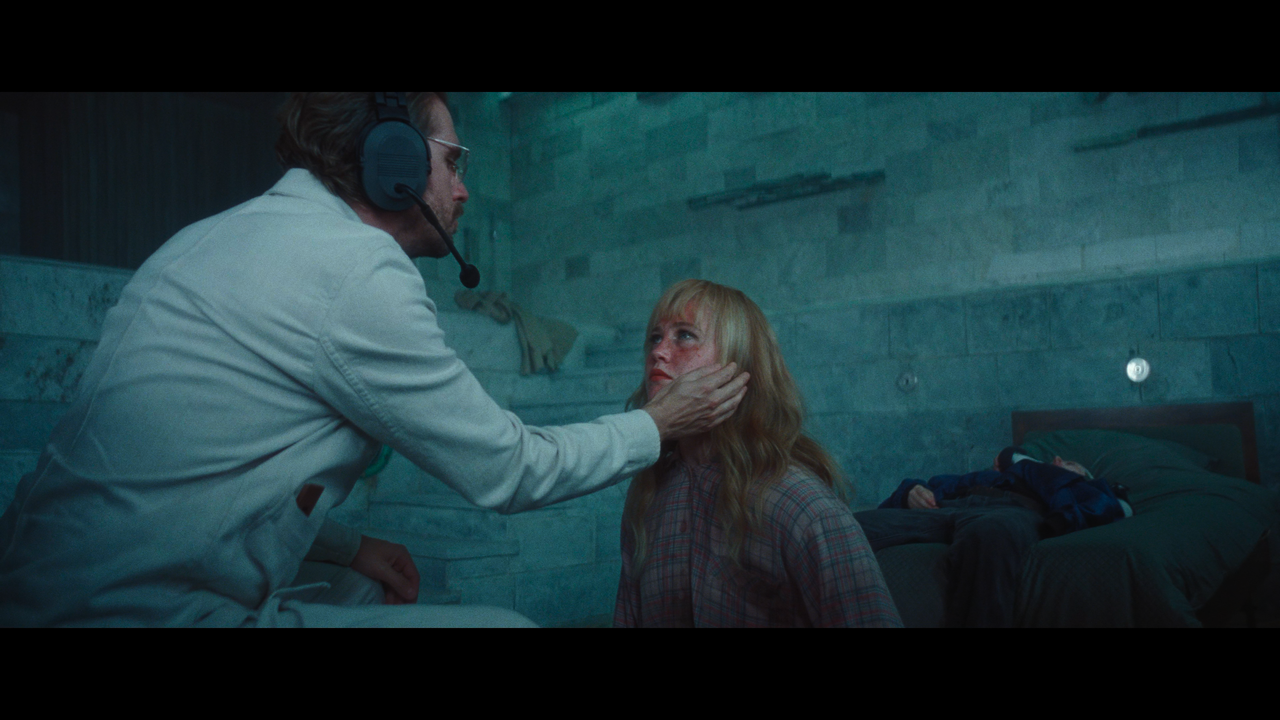 mpv-shot_CUCKOO.2024.2160p.UHD.BDRemux.HDR.HEVC-Нечипорук_01_08_30_0010