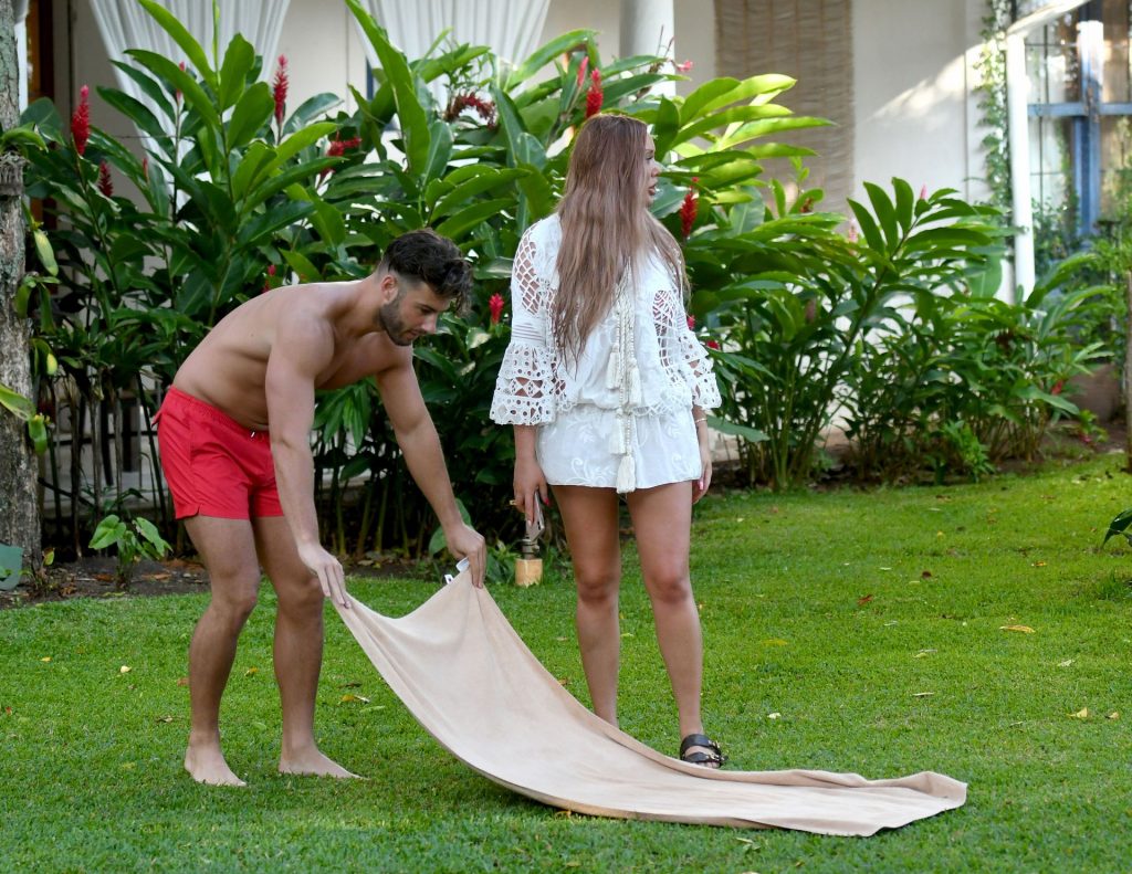 Charlotte-Crosby-Sexy-upskirt-STARS-com-33