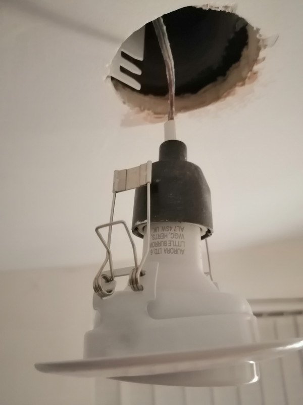 Recessed Downlights Won T Stay Up Ultimatehandyman Co Uk - Downlights Won T Stay In Ceiling Recessed Downlights Won T Stay Up Ultimatehandyman Co Uk - Downlights Won T Stay In Ceiling