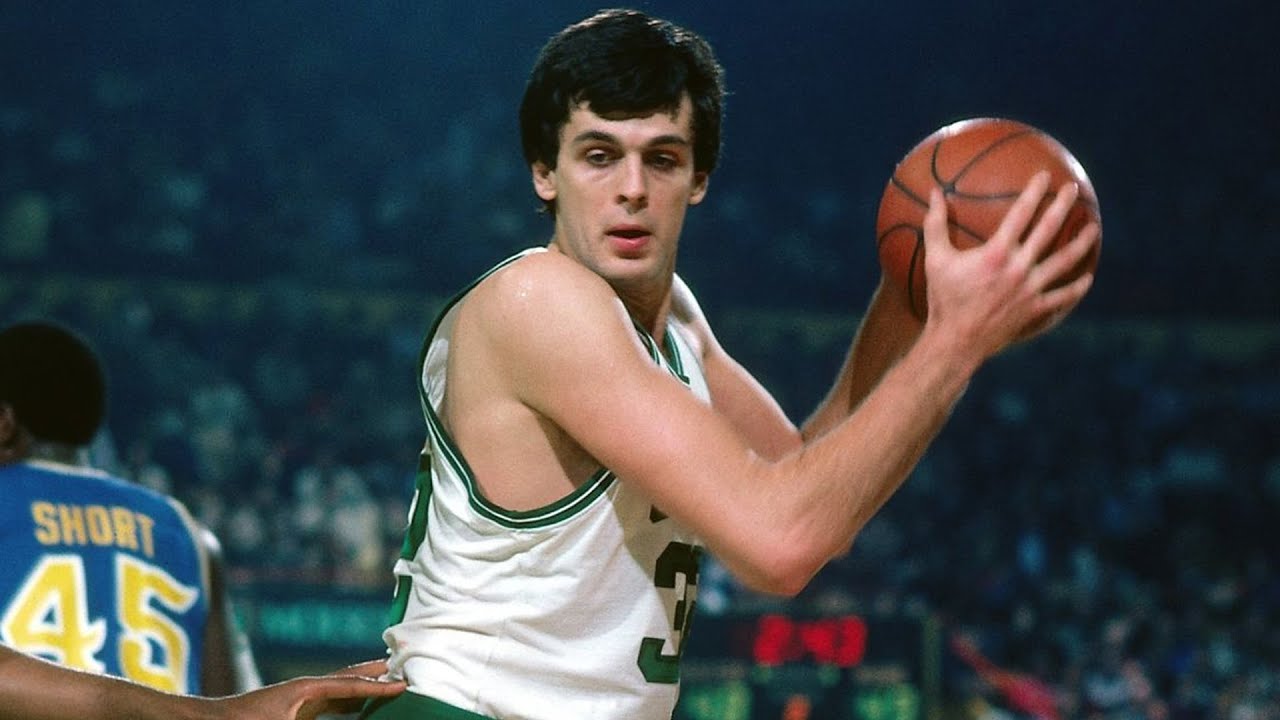 Kevin playing in a match against Pistons in the year 1985