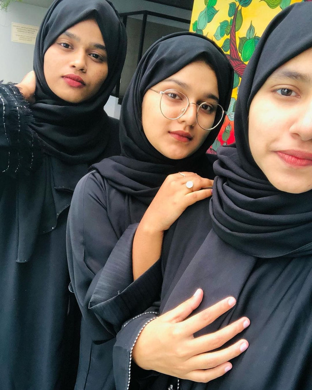 C:\Users\lenovo\Pictures\Saved Pictures\muslim woman\460350249_520735527568969_3598627396293201135_n.jpg