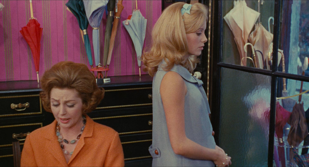 The Umbrellas of Cherbourg (1964) Criterion.mkv_005917.137