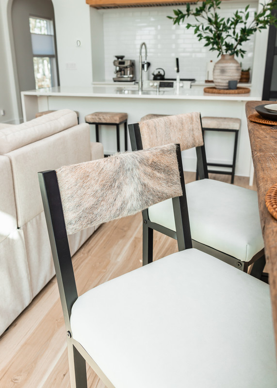 Neutral on Burgundy - Image 7