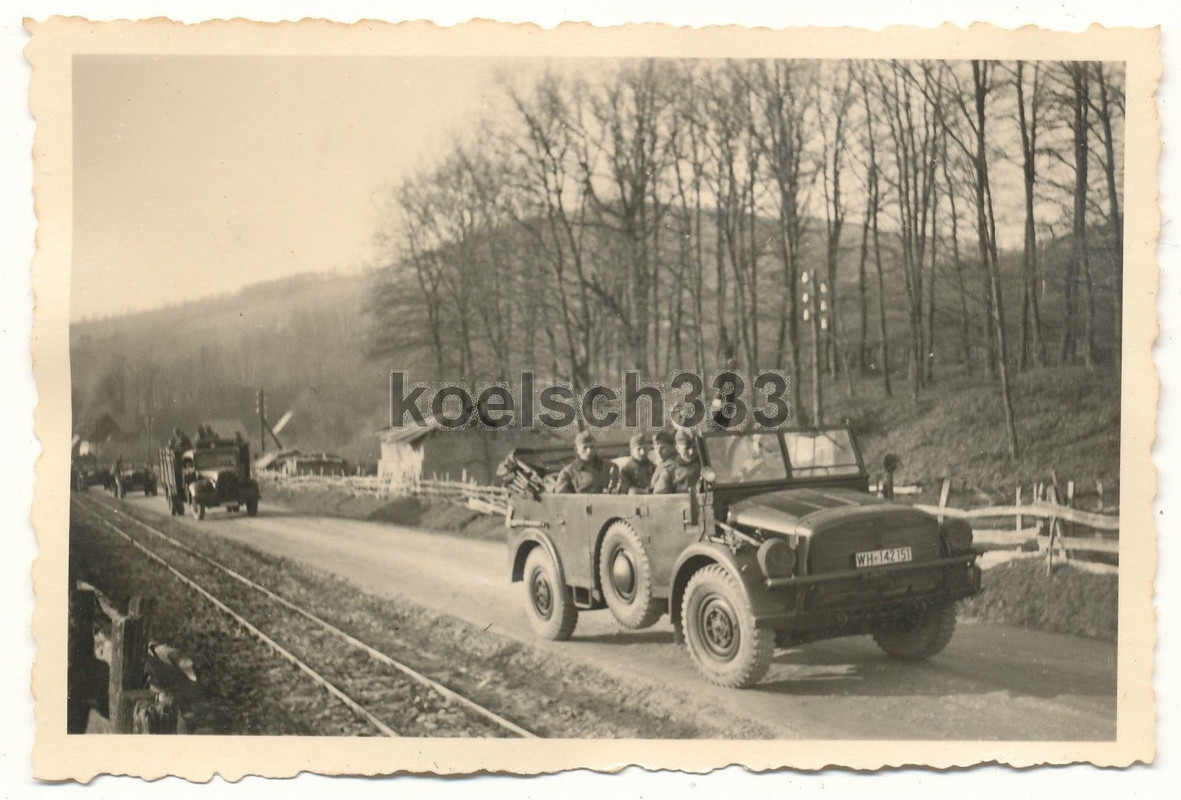 Foto schwerer Einheits PKW Kübelwagen Kfz Kennze