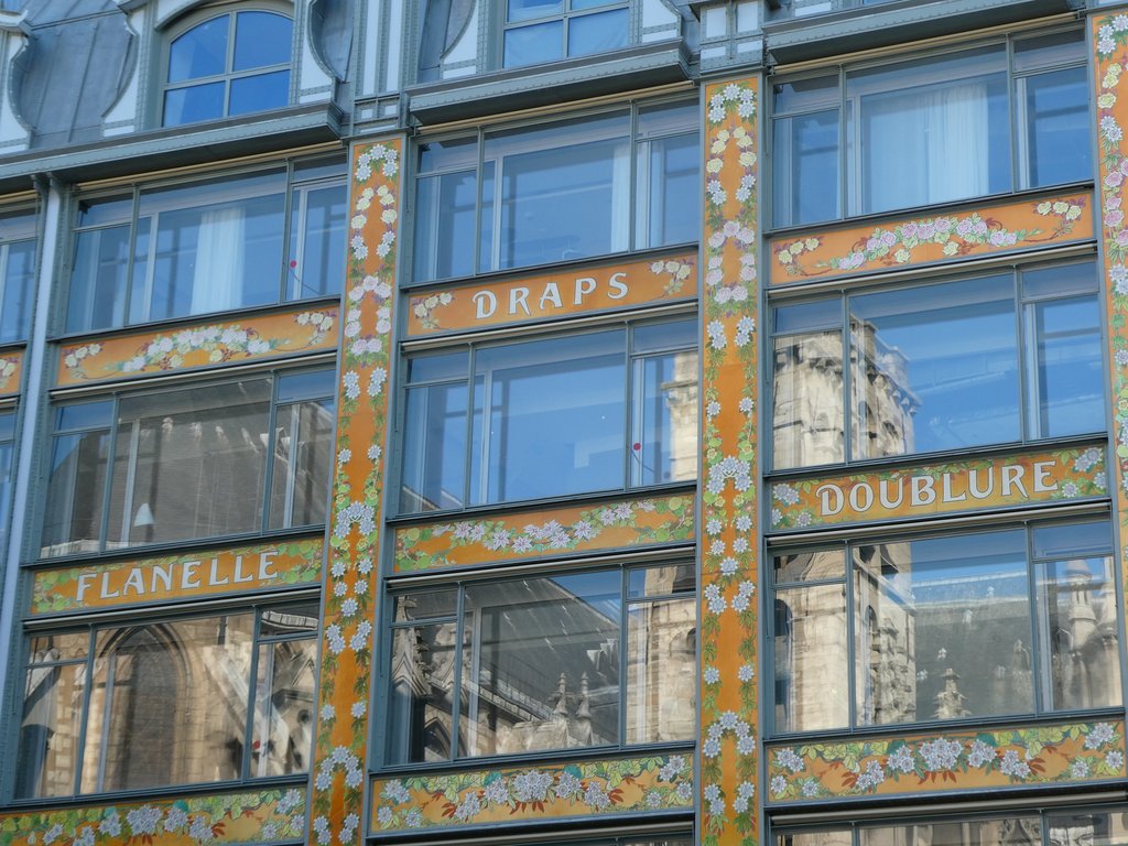 Louis Vuitton headquarter building (ex Samaritaine)