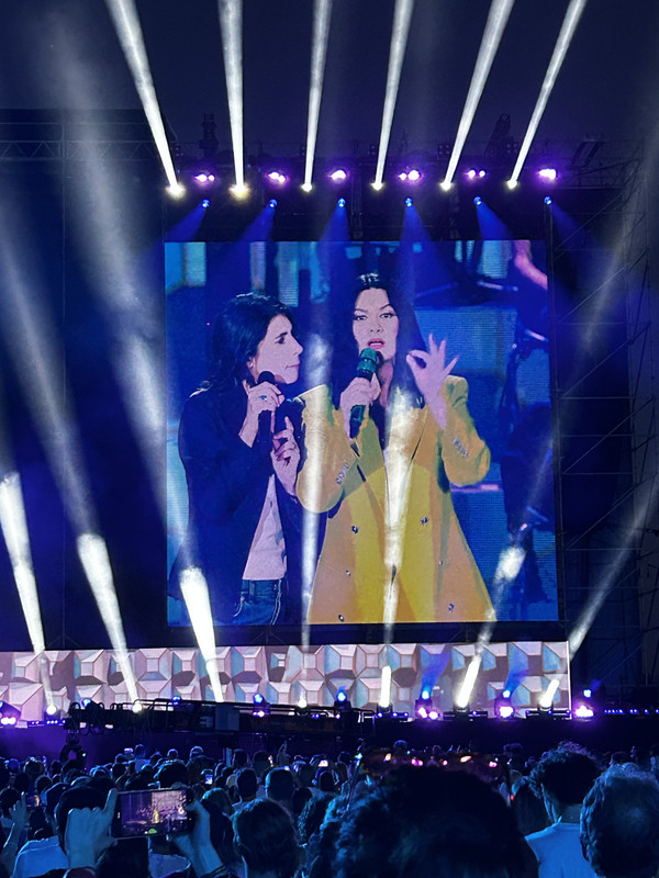 88BA7D95-2FD8-4EDD-B600-9380584B403E