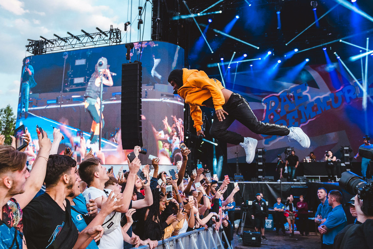 2019-WIRELESS-SUNDAY-JAMES-BRIDLE-10-13-Web