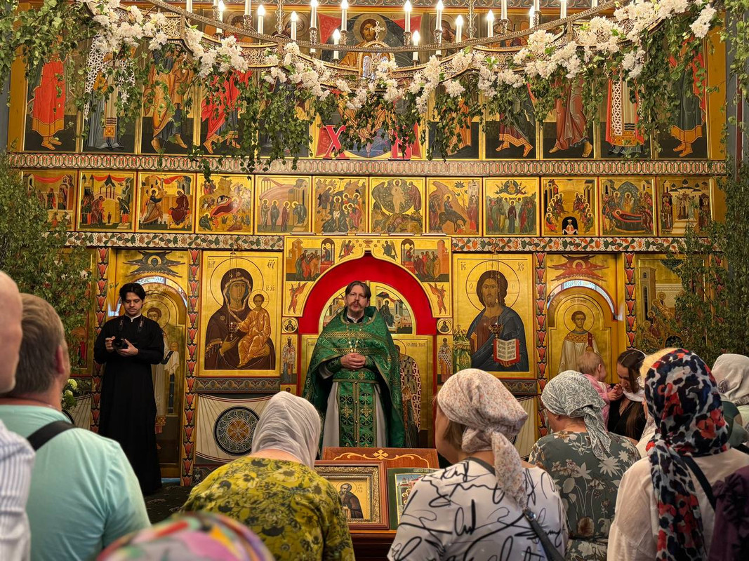 photo-5348180323537646199-y