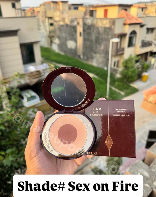 Charlotte Tilbury Cheek to Chick Swish & Pop Blusher