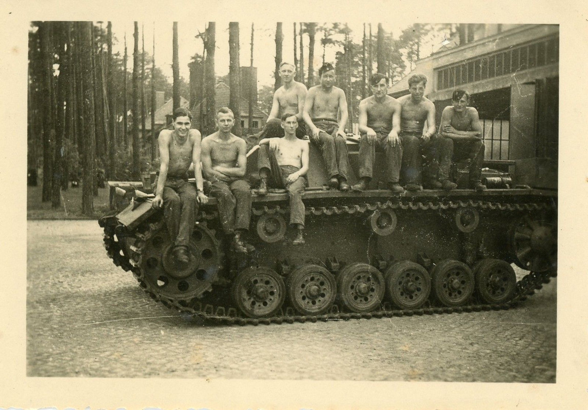 StuG Sturmgeschütz Tank Sturmartillerie Nackt Nu