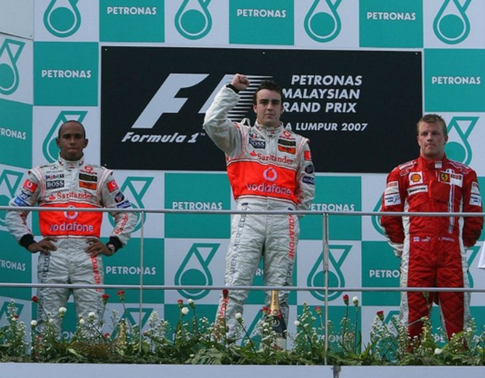 2007 мал подиум