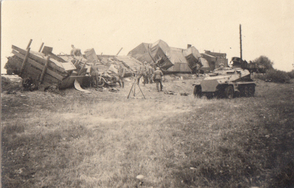 Foto 2.WK - TOP - Sturmgeschütz - Abt.197 - SdKfz - Panzerzug