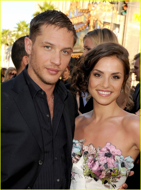 Tom Hardy mit schöner, charmanter, Verlobte (v) Charlotte Riley 