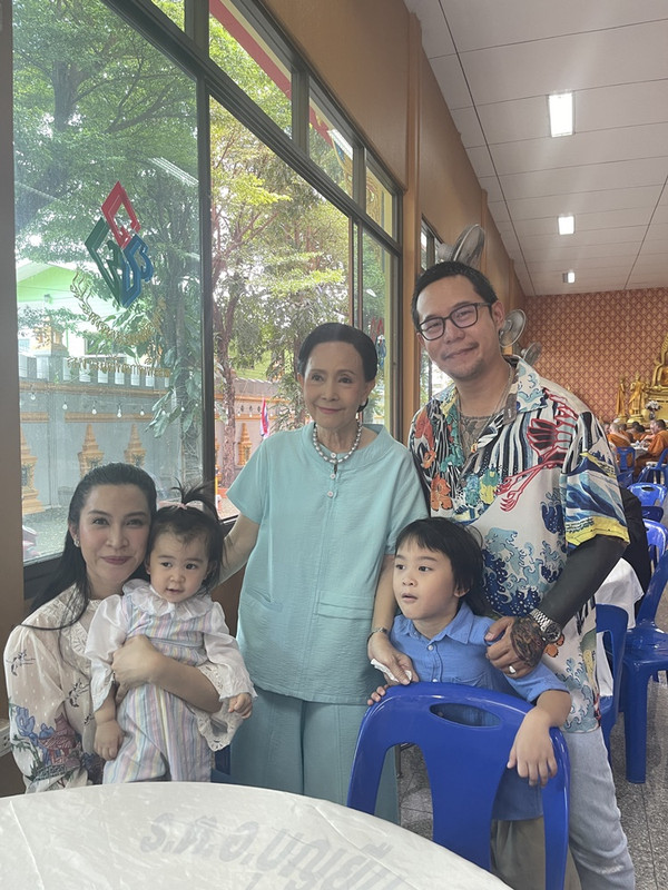 1806-B76-A-050-C-4509-8-C18-BE7-BA7-E693-FF