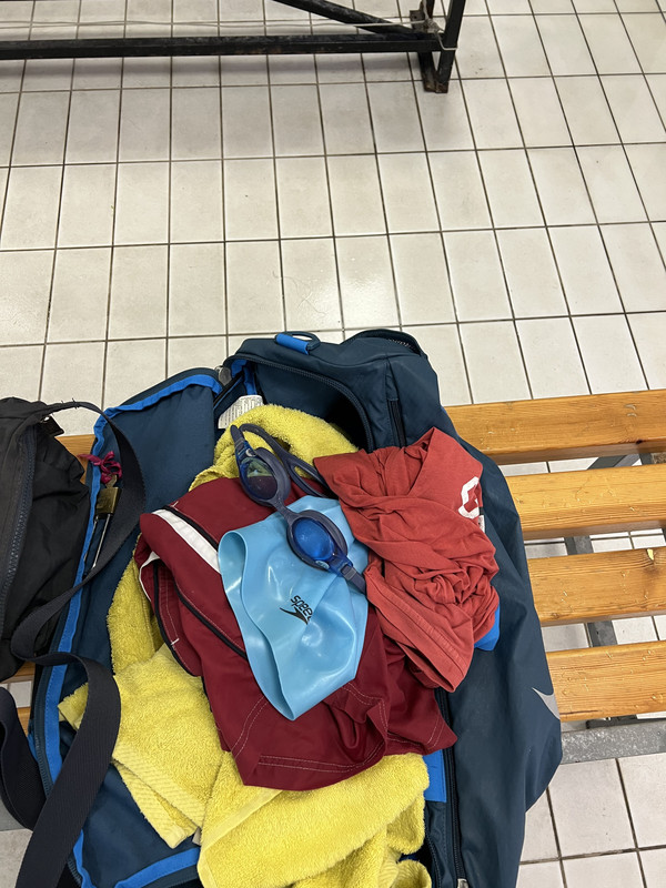 4EE4F65B-0696-4DA4-929F-285AA4B64D5E