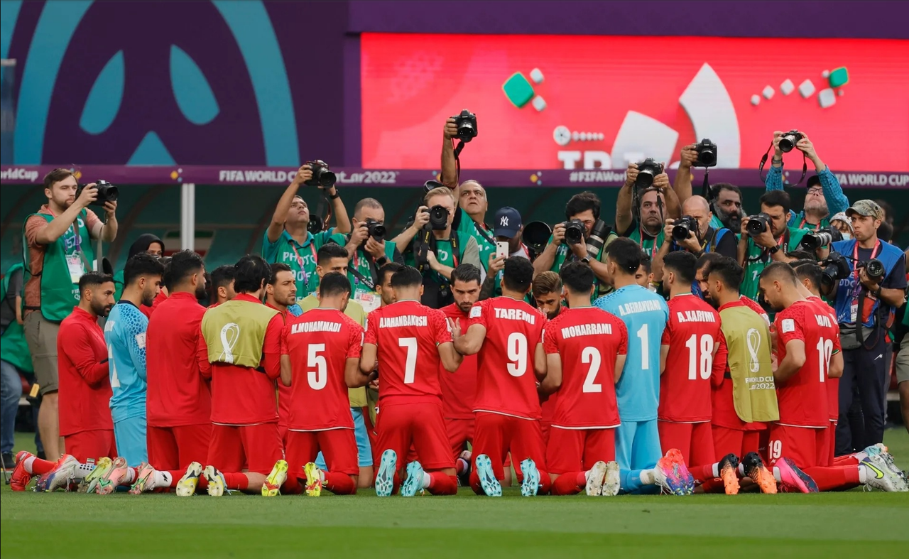 Futbolistas de Irán van a la cárcel por celebrar fiesta con alcohol y mujeres