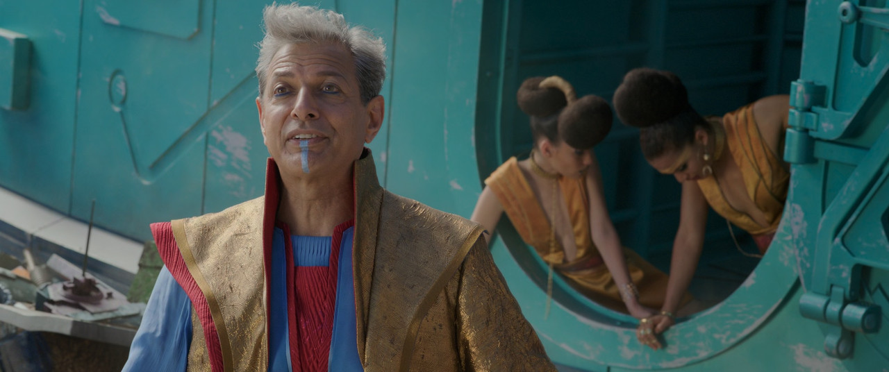 Thor - Ragnarok (2017).mkv_snapshot_02.10.08_[2018.02.28_12.02.1