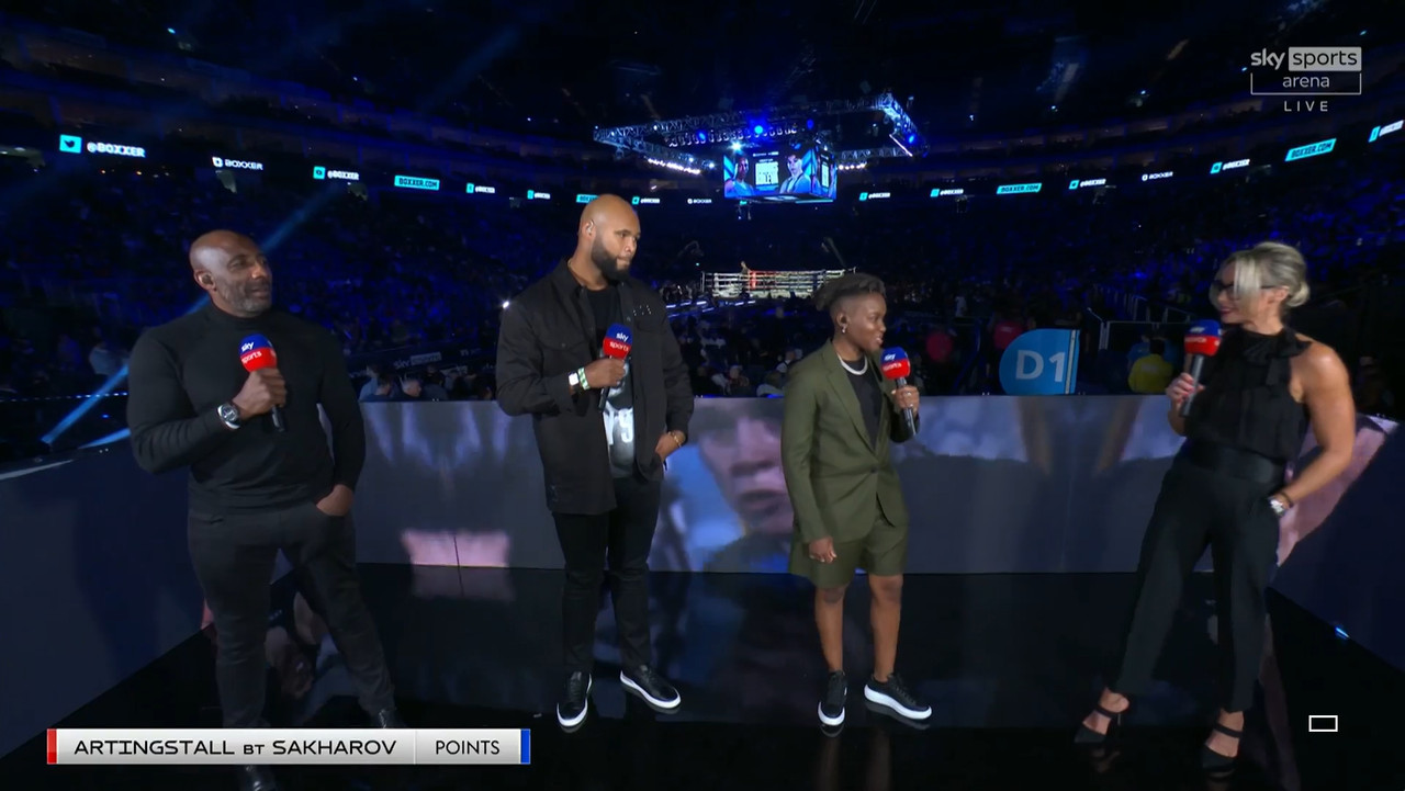 10.15 - 19.30.00 - Live  Fight Night. Long-Standing Rivals Claressa S...-1.m4v_snapshot_00.50.21.814