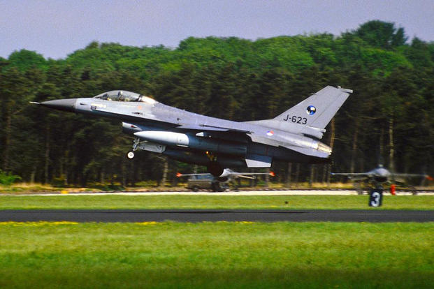 J-623-173818901.jpg
