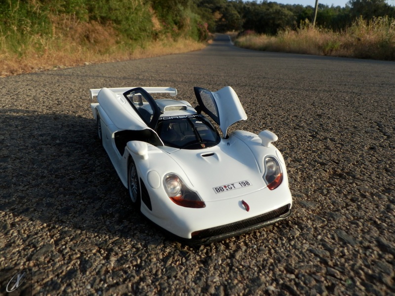 Porsche 911 GT1 Strassenversion (41)
