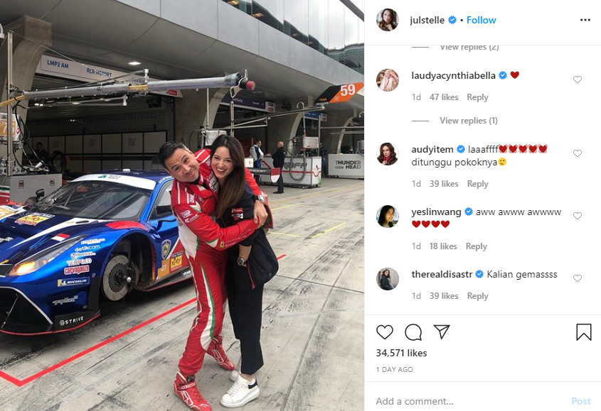 Komentar Audy Item dan Dian Sastro diunggahan Julie Estelle