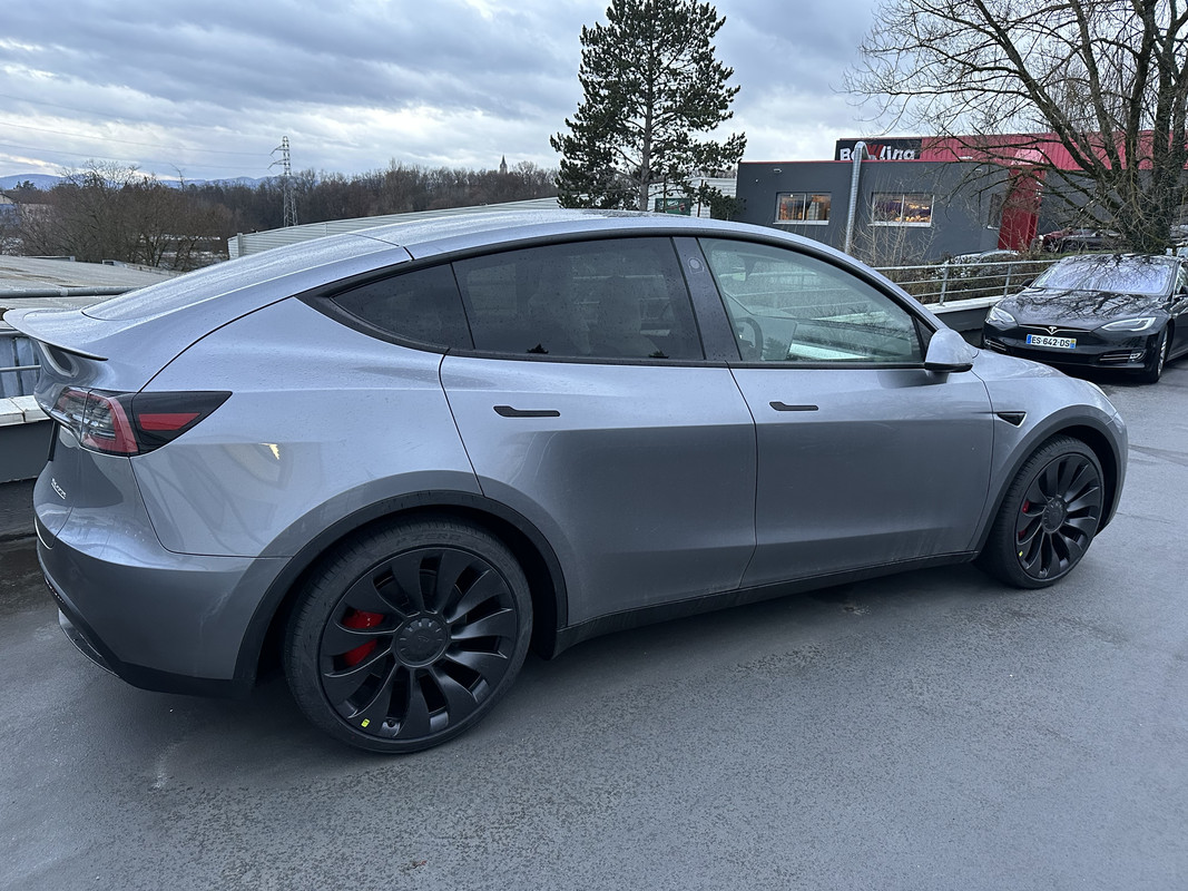 59A1B21A-66E9-46DF-BCD0-25077CB56998