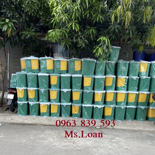 thung-phan-loai-rac-dung-tich-40-L-dap-chan.jpg