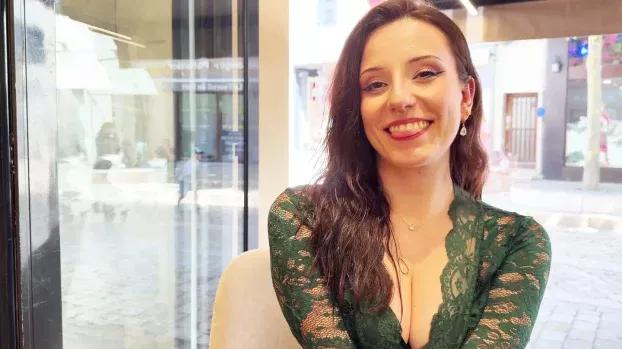 JacquieEtMichelTV – Khaly – 25, more mischievous and playful than ever…