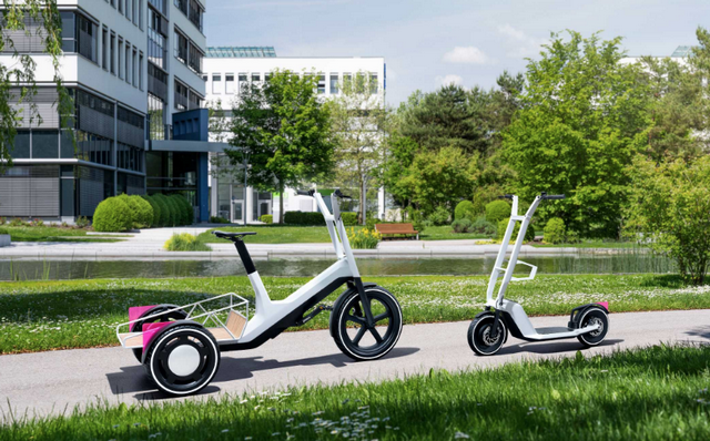 BMW Fahrrad „Concept DYNAMIC CARGO“ und dem E-Scooter „Concept CLEVER COMMUTE“ 