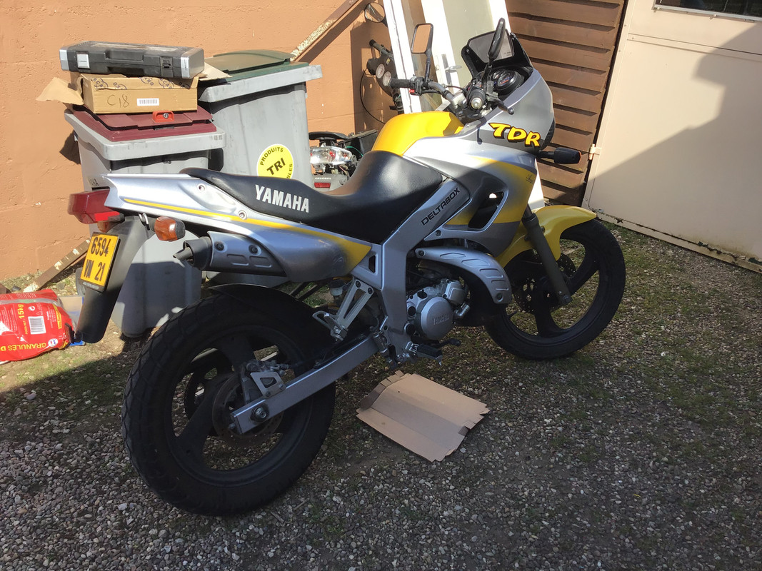 E809BA71-4823-4C0F-AE4B-051D84831193