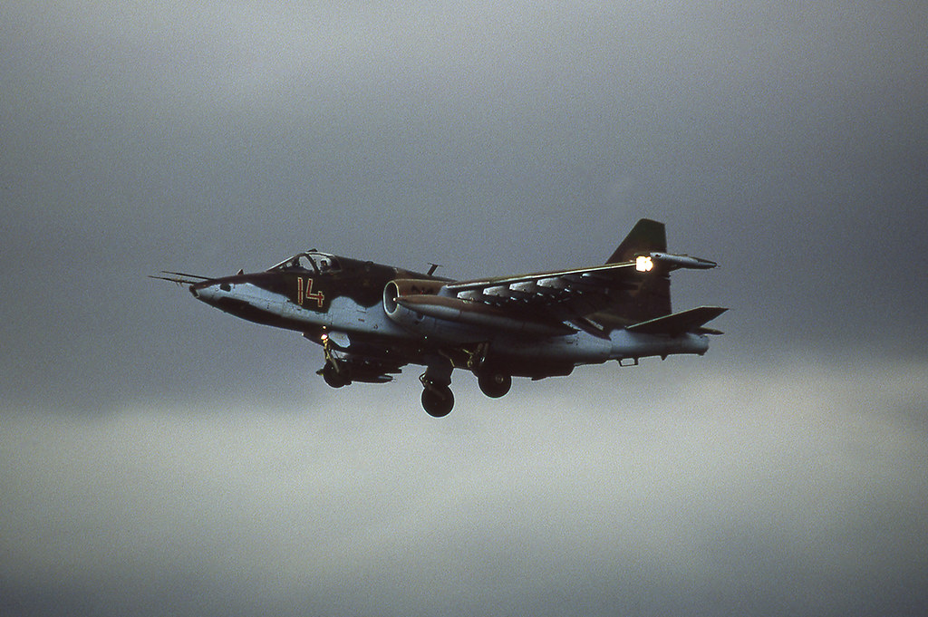 368 ShAP Su-25BM 14 Red (cn 25508110506) [Grossenhain 8.92]