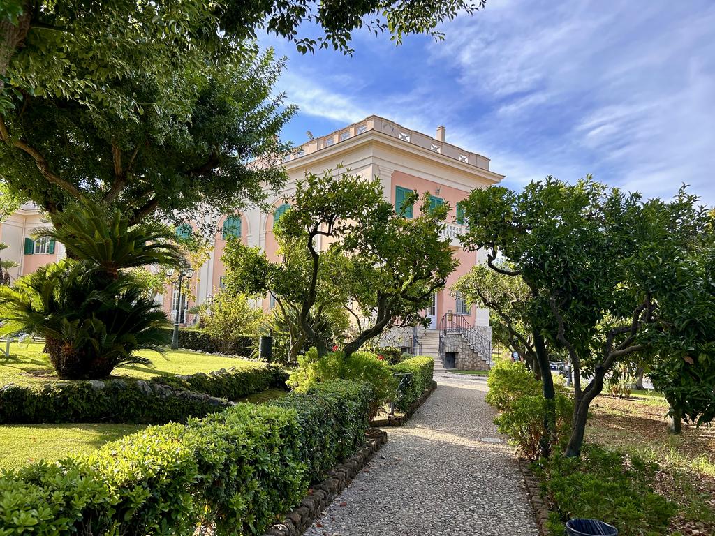 Жаркий сентябрь на побережье Тирренского моря. Жаркий сентябрь на побережье Тирренского моря.